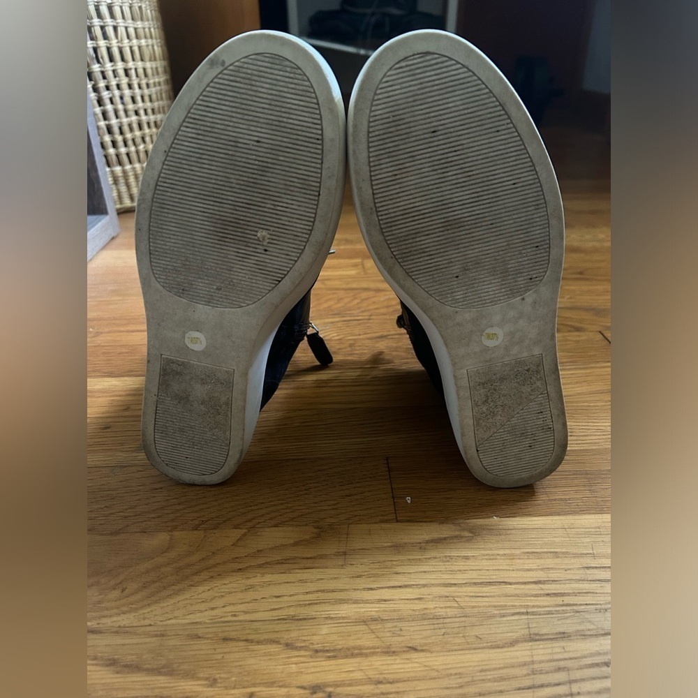 size 7 black JLO boots! - Picture 5 of 5